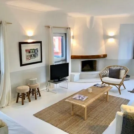 Luxury In Old Town Apartment